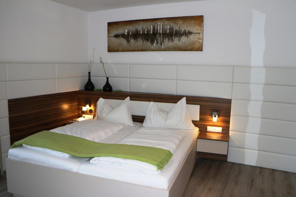 Hotel Weidenhof Klagenfurt am Woerthersee Ruang foto