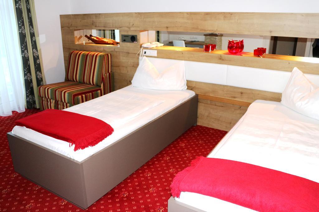 Hotel Weidenhof Klagenfurt am Woerthersee Ruang foto